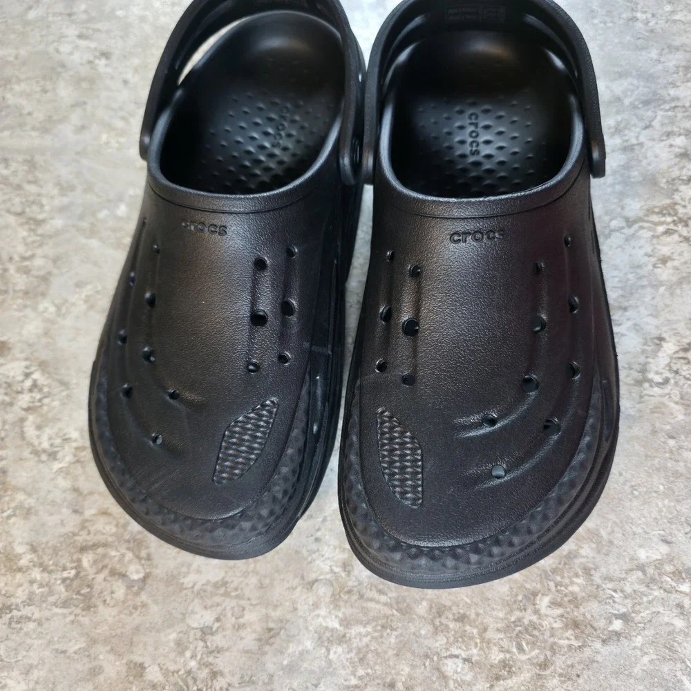 Crocs Off Grid Triple Black Clog Slides Sandals Mens 7 / Womens 9 *Worn‎ Once.